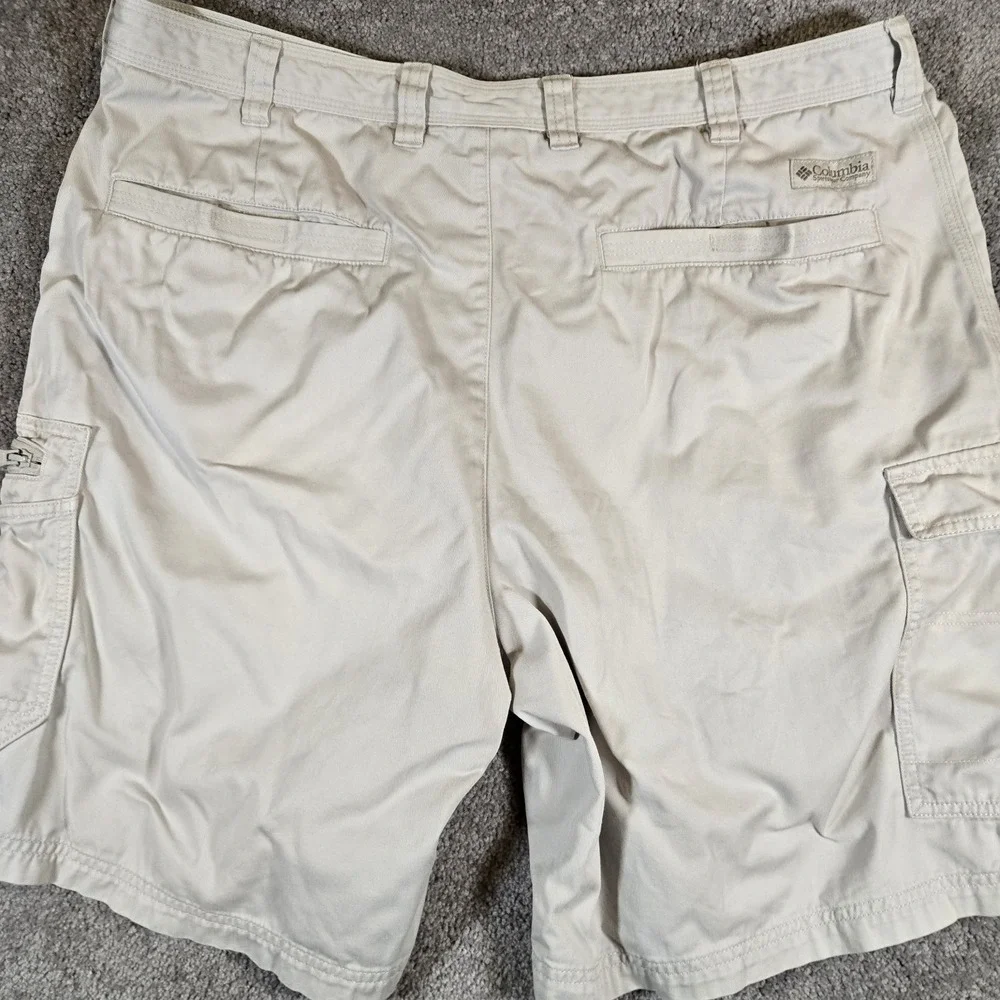 Columbia Khaki Cargo Shorts Performance Outdoor Gear Mens Size 38